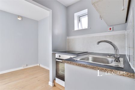 apartment to rent Ashley Road, Poole, BH14 - Photo 5