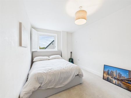 2 bedroom penthouse to rent - Photo 2