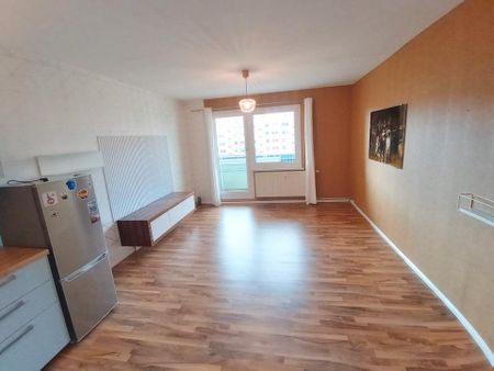 Verfügbar 3-Zi-Wohnung mit neuwertiger EBK & Balkon - Photo 3