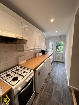 5 bedroom terraced house to rent - Photo 1