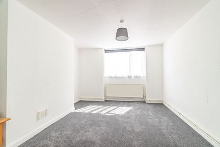 Available unfurnished from 09/01/2026 - Photo 2
