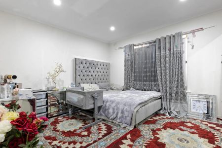 Neat & Low-Maintenance 2-Bedroom Unit in Convenient Kilburn - Photo 3