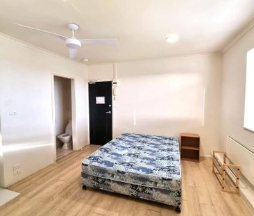 Clean and comfortable studio in St Kilda - *Open for Inspection Sat... - Photo 4