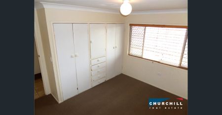 LARGE 3 BEDROOM APARTMENT LOCATED ON A QUIET STREET WITH A POOL, PRIVATE COURTYARD AND BALCONY - Photo 5