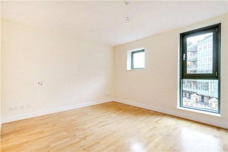 2 bedroom flat in Barnes - Photo 4