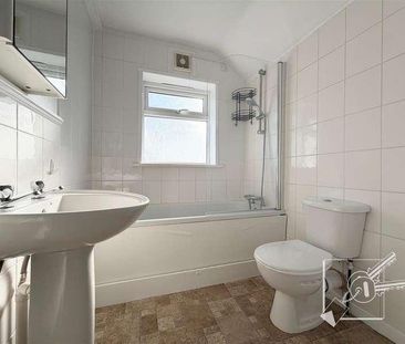 Nelson Road, Gravesend, Kent, DA11 - Photo 5