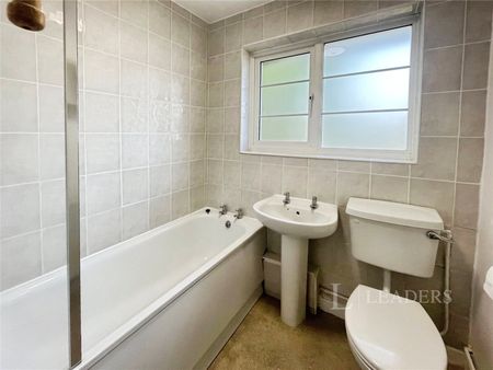 2 bedroom property to rent The Lawns, Mount Pleasant, St Albans, AL3 - Photo 2