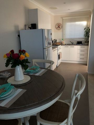 LOVELY UNIT IN PRIME LOCATION - Photo 5