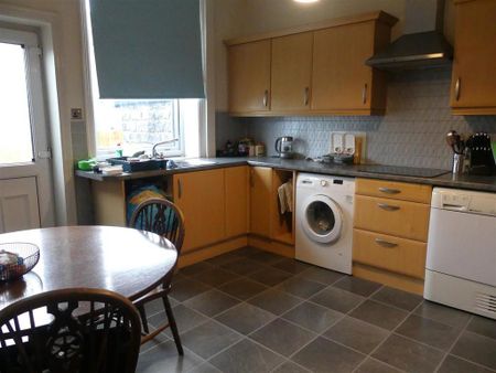 3 bedroom terraced house to rent - Photo 4