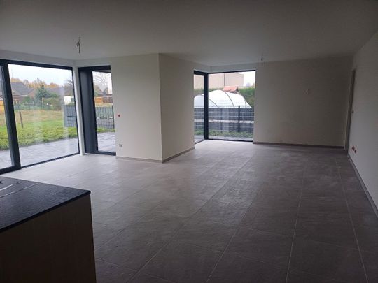 Instapklaar bijna energie-neutraal 2 slaapkamer appartement met ruim zuid terras - Photo 1