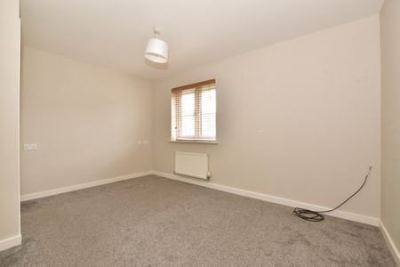 3 bedroom semi-detached house to rent - Photo 2