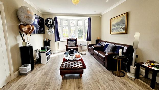 3 bedroom semi-detached house to rent - Photo 1