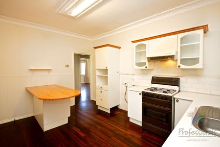 QUAINT COTTAGE HOME! - Photo 5