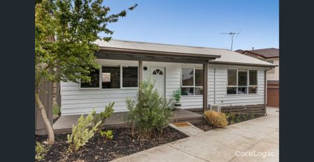 Location & Comfortable - Photo 2