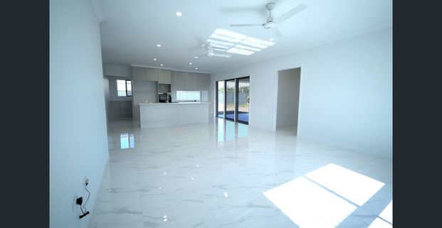 Stunning Brand New Built Family Home In Edenbrooke Estate - Photo 1