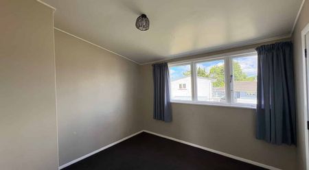 LEVIN-3 BEDROOMS. - Photo 2