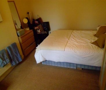 2 Bed Terrace House the Ideal student accommodation - Photo 5
