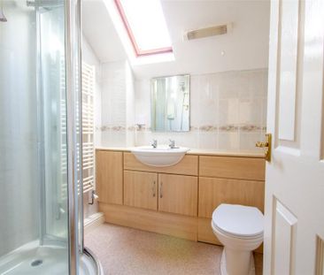 4 bedroom semi-detached house to rent - Photo 4