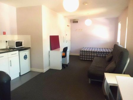 Studio to rent - Photo 3