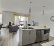 1 room apartment of 96m² in Gatineau - Photo 2