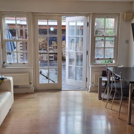 Room in a Shared House, Howard Street, RG1 - Photo 1