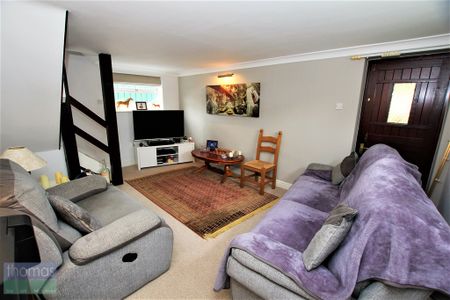 3 Bedroom Barn Conversion, Chester - Photo 3