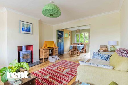 4 bed Semi Detached for rent - Photo 2