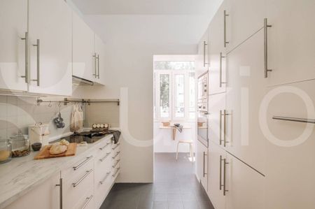 5 room luxury Apartment for rent in Lisbon, Portugal - Photo 3