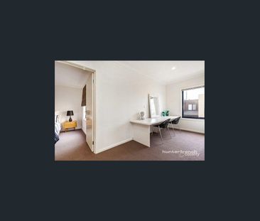 QUALITY TOWNHOUSE IN CONVENIENT POSITION - Photo 4