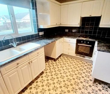 3 bedroom detached bungalow to rent - Photo 4