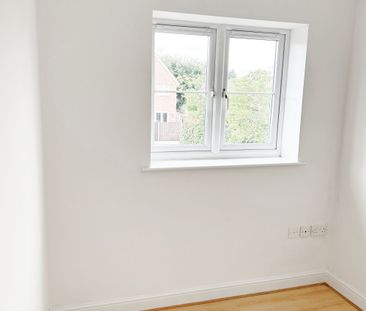 Queens Ave, Glazebury - Photo 3