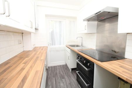 3 bedroom terraced house to rent - Photo 4