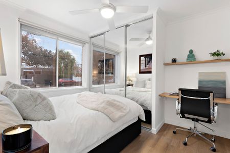 Stylish, Updated Unit in Prime Kingsville Location - Photo 4