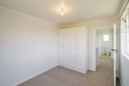 Short walk to School - Photo 4