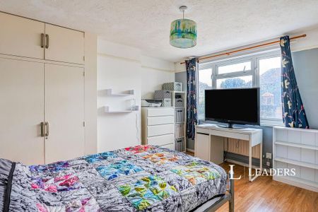 2 bedroom maisonette to rent - Photo 4