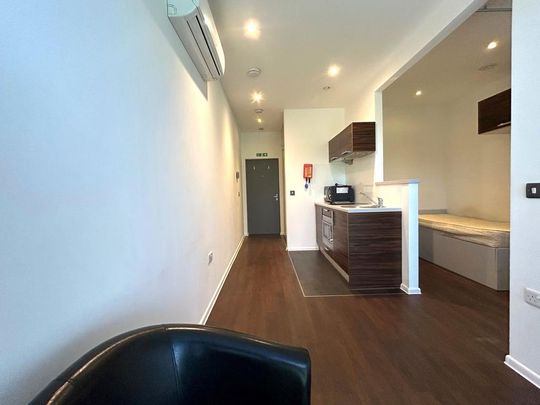 Studio to rent - Photo 1