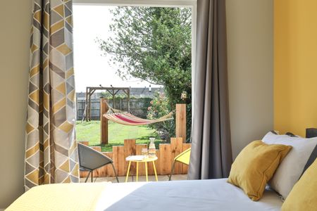 Town Center- Join us at B-Hive Living Room 1 - Photo 4