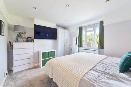 Ruden Way, Epsom - Photo 5