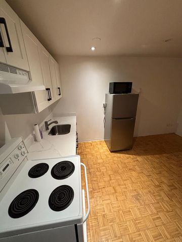 For Lease - 1087 Bloor Street Unit# 204, Toronto, Ontario - Photo 4