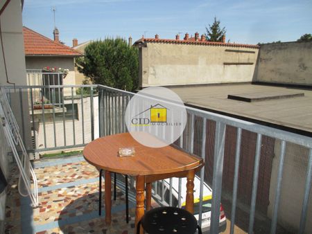 Location Appartement 2 pièces 50m² ST PRIEST 69800 - Photo 2