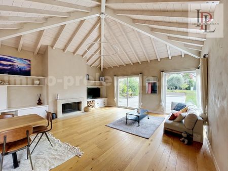Location Maison 7 pièces 195m² VETRAZ MONTHOUX 74100 - Photo 2