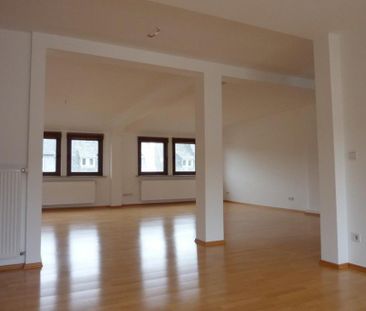 SCHICKE DACHGESCHOSSWOHNUNG IM SCHÖNEN RHEINGAUVIERTEL - Photo 3