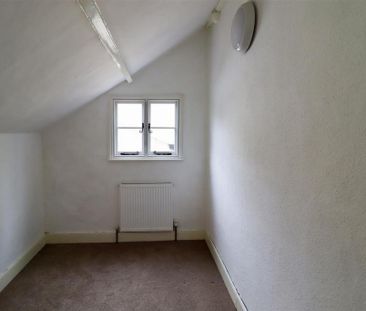 2 bedroom detached house to rent - Photo 2