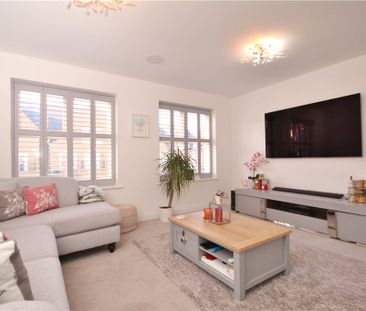 Queenswood Crescent, Englefield Green, Egham, Surrey, TW20 0AR - Photo 1