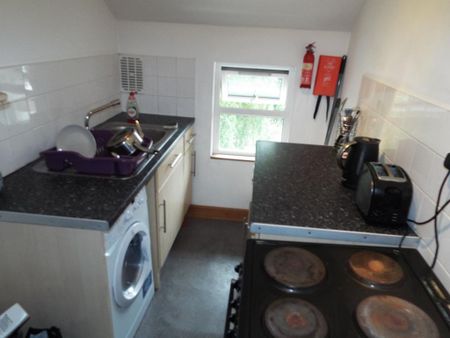 1 bedroom flat to rent - Photo 3