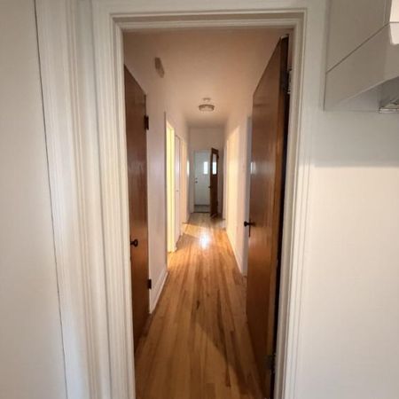 Grand 4 ½, Haut de duplex à Ahuntsic (Montréal) – 1900 $ / mois - Photo 3