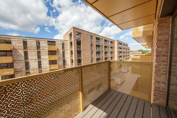 1 Bed Flat, Copenhagen Court, SE8 - Photo 1