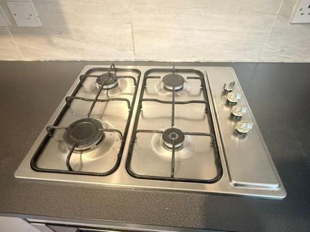 2 bedroom flat to rent - Photo 5