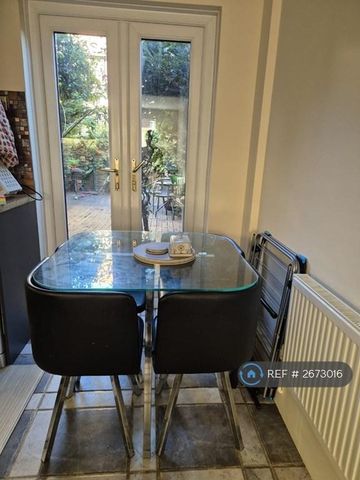 2 bedroom terraced house to rent - Photo 5