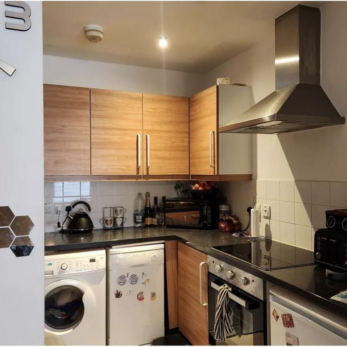 2 bedroom flat to rent - Photo 1